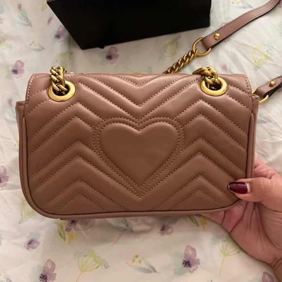 GG Marmont Matelassé Shoulder Bag - Picture 7 of 9